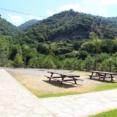 Séjour à la campagne Profetina Village Motta Camastra